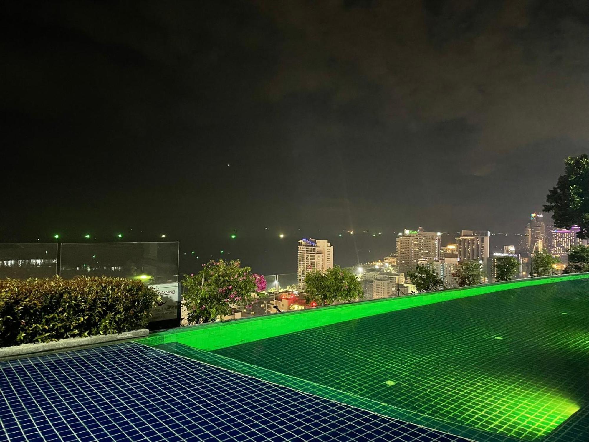Near & Soi6 - Amazing View Pattaya