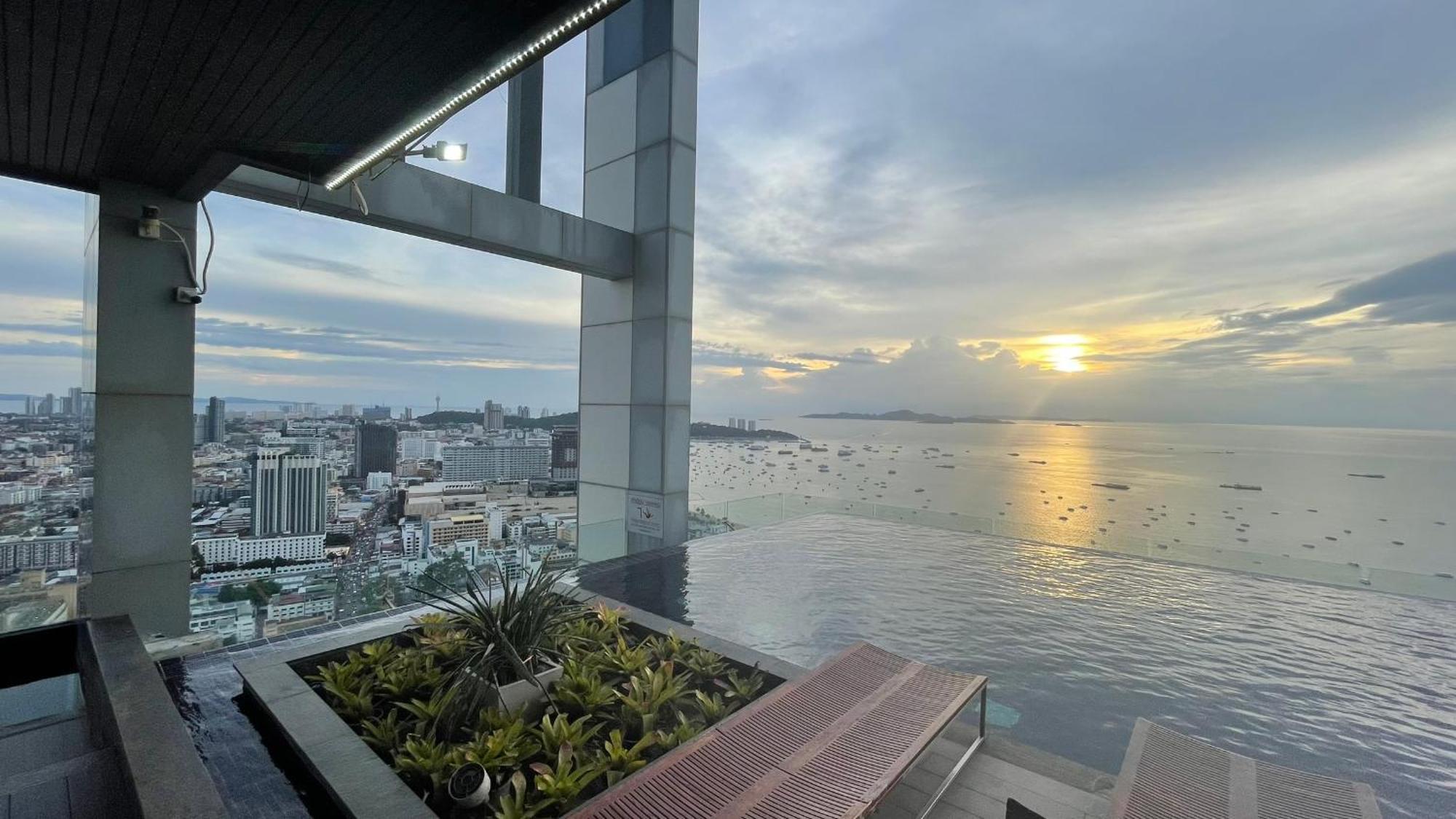 Near & Soi6 - Amazing View Pattaya